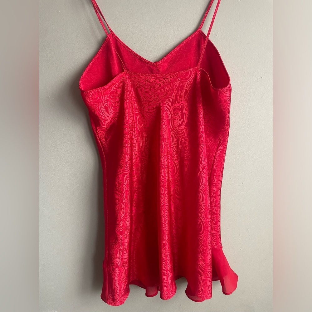 Chic Red Satin Chemise - Picture 6 of 6